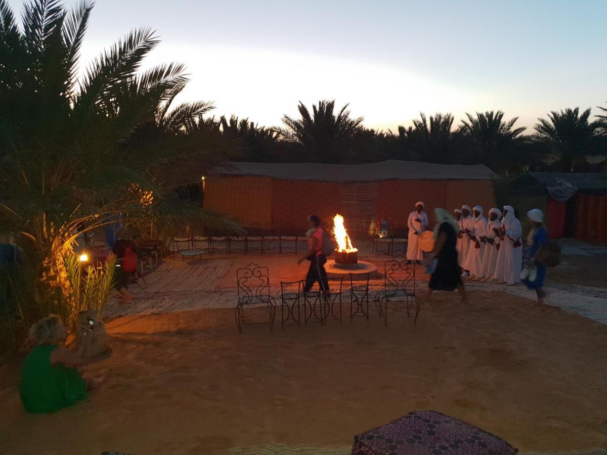 Auberge Sahara Garden Lac Yasmins Esterno foto