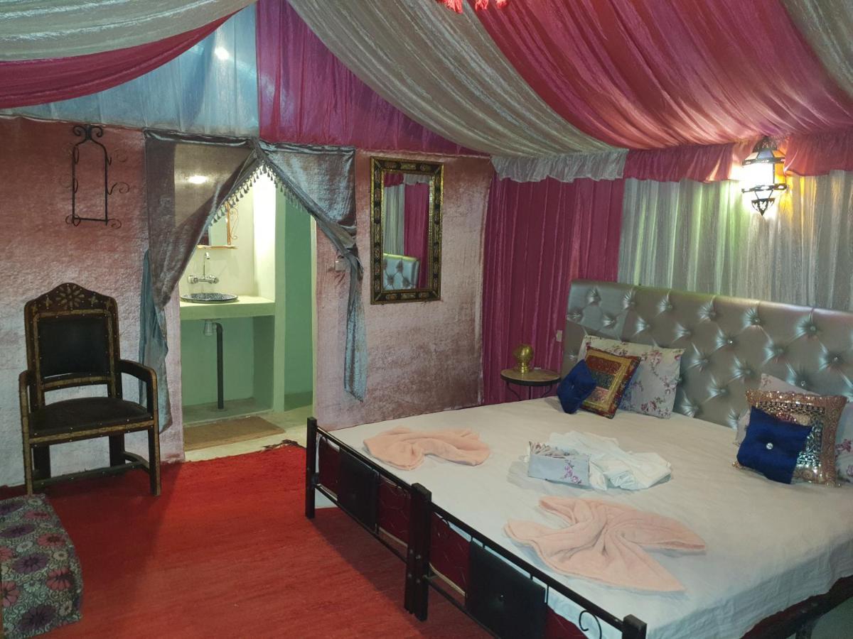 Auberge Sahara Garden Lac Yasmins Esterno foto