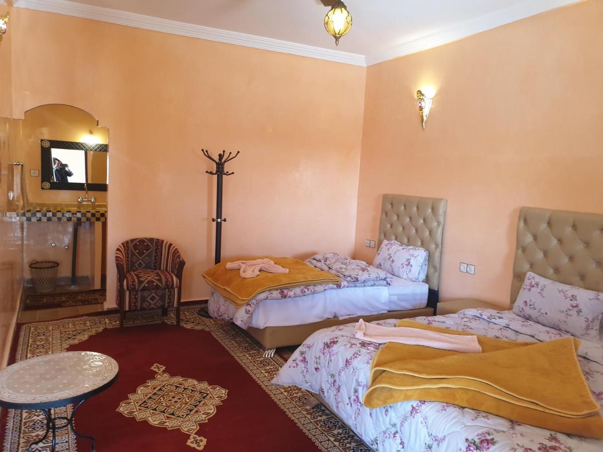 Auberge Sahara Garden Lac Yasmins Esterno foto